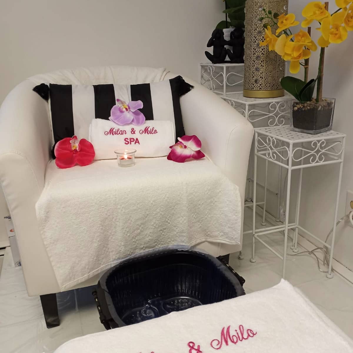 Cojín y toalla bordados para tratamiento de spa