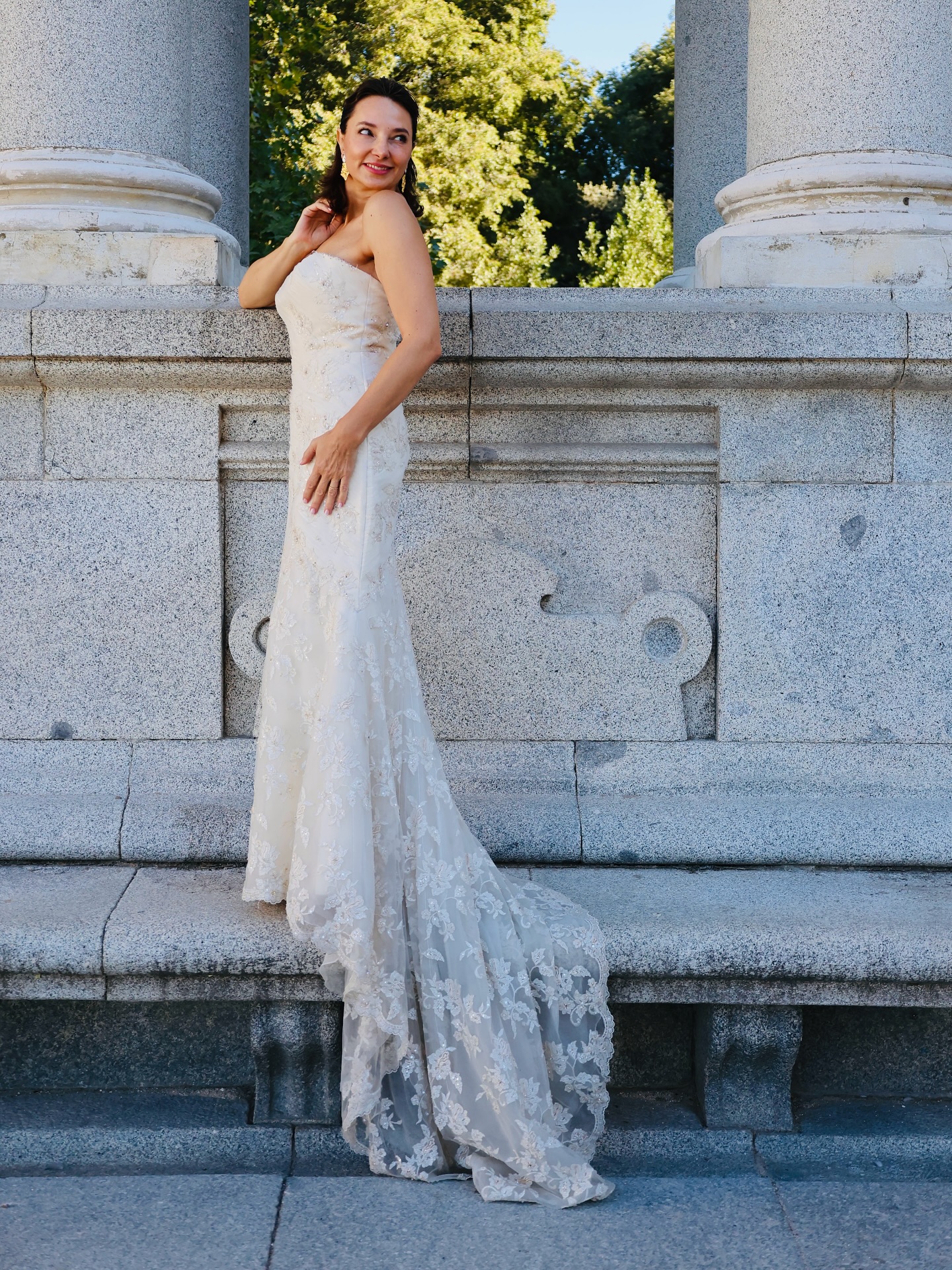 Vestido de novia a medida corte sirena con encaje floral
